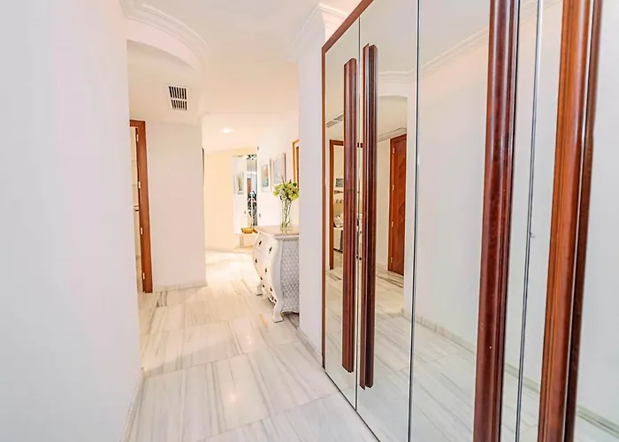 Natalia By Sealand * 포엔샤 항구